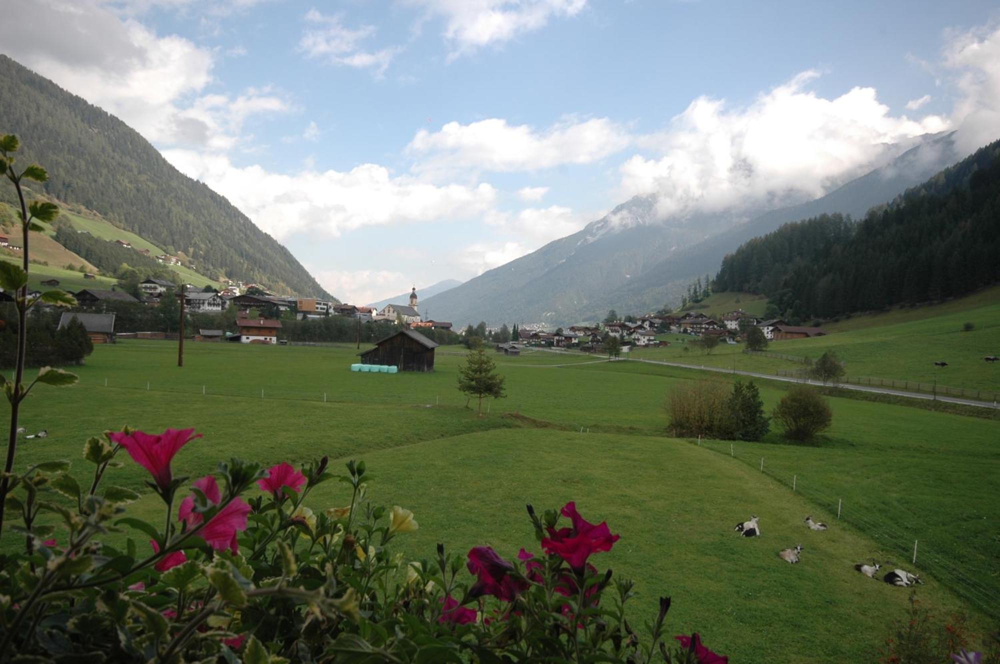 Pension Nigella Neustift im Stubaital Exterior photo
